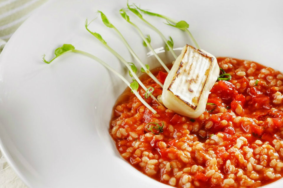 Paradicsom risotto, sült sajttal