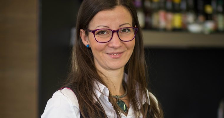 Fontos, hogy tükörbe tudjak nézni – Mácsai Ilcsivel, Magyarország egyik legismertebb női sommelier-jével beszélgettem