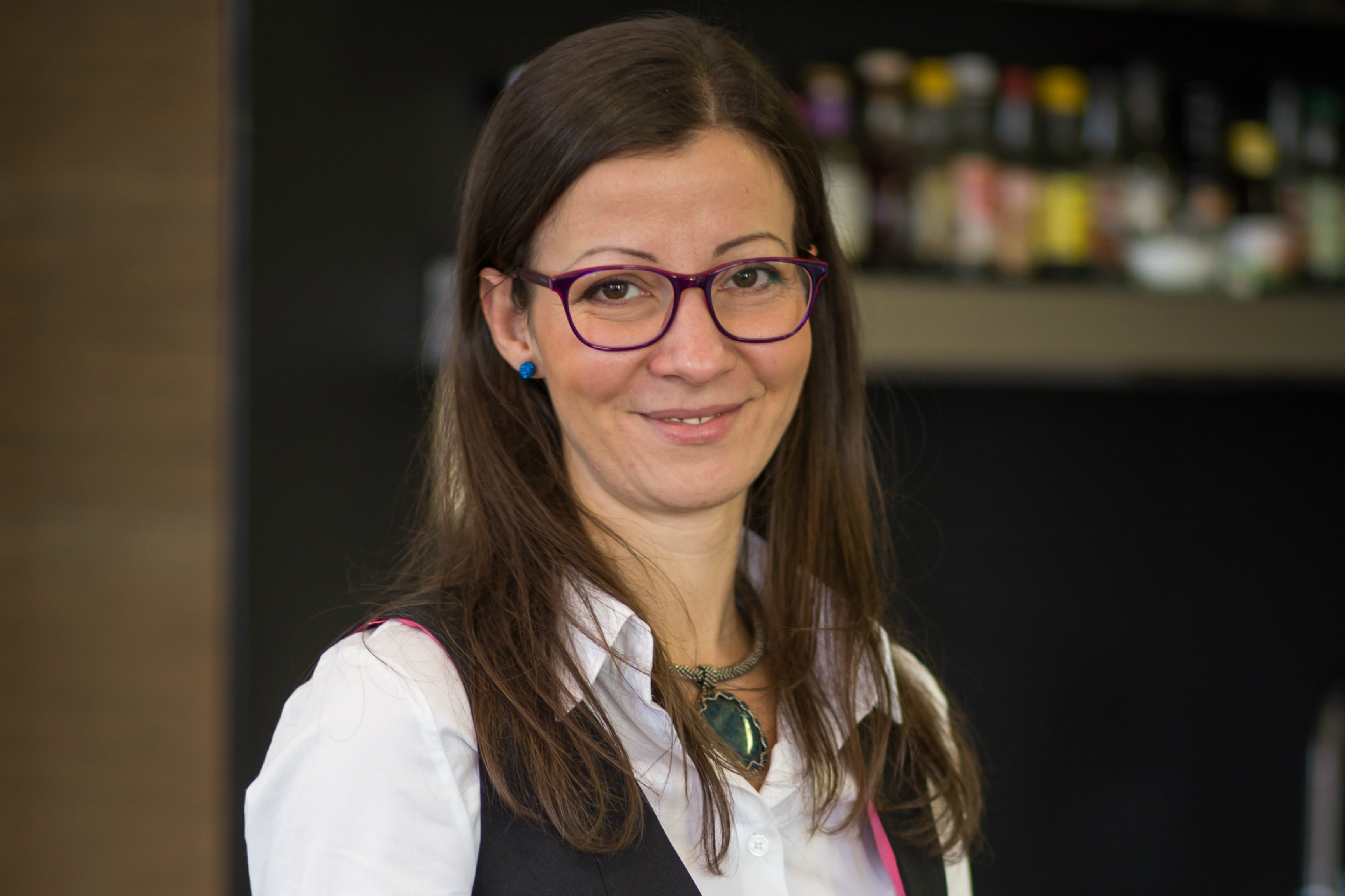 Fontos, hogy tükörbe tudjak nézni – Mácsai Ilcsivel, Magyarország egyik legismertebb női sommelier-jével beszélgettem
