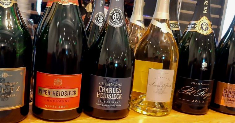 Terítéken hat kiváló champagne