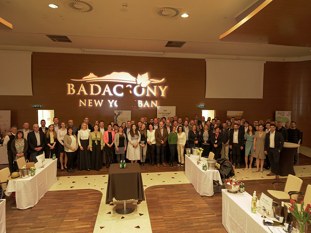 Badacsonyi csúcsok a New York Palotában