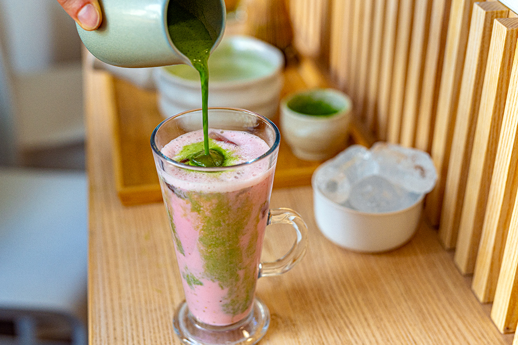 Epres-matcha turmix recept